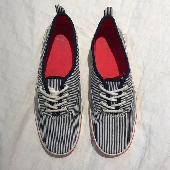 GAP Textile shoes Size 7 - Picture 1 of 4